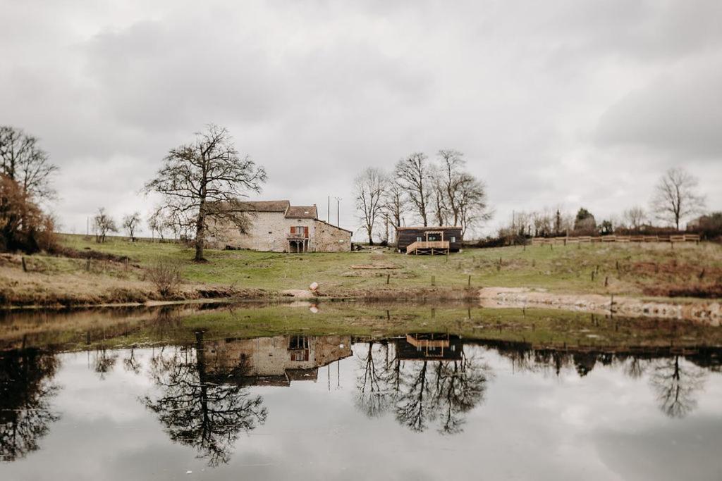 La Ferme Du Pont De Maumy, Cabane Au Bord De L'Etang Et Bain Nordique Busserolles Екстер'єр фото