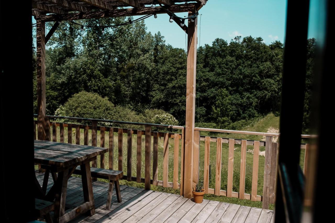 La Ferme Du Pont De Maumy, Cabane Au Bord De L'Etang Et Bain Nordique Busserolles Екстер'єр фото