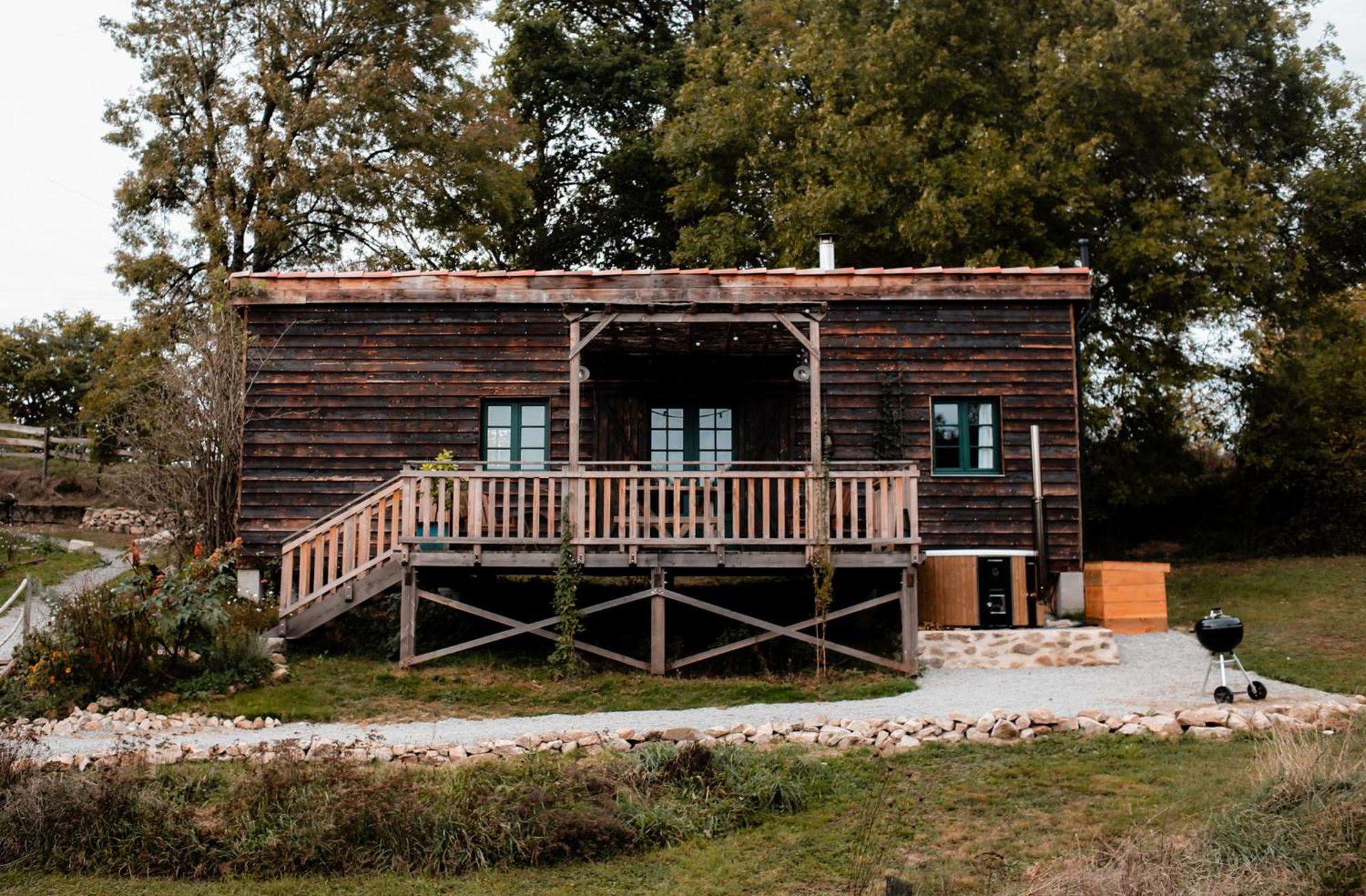 La Ferme Du Pont De Maumy, Cabane Au Bord De L'Etang Et Bain Nordique Busserolles Екстер'єр фото