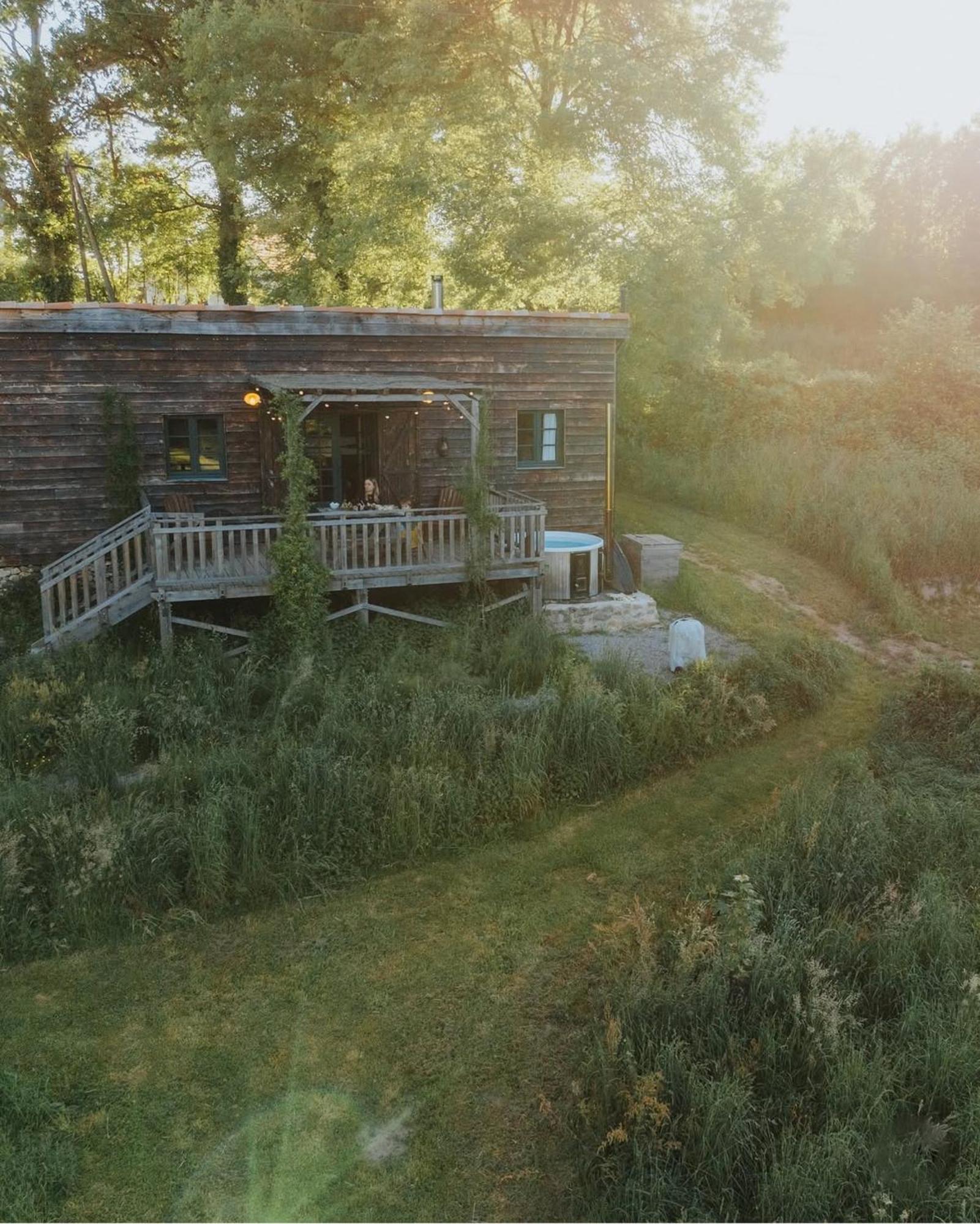 La Ferme Du Pont De Maumy, Cabane Au Bord De L'Etang Et Bain Nordique Busserolles Екстер'єр фото